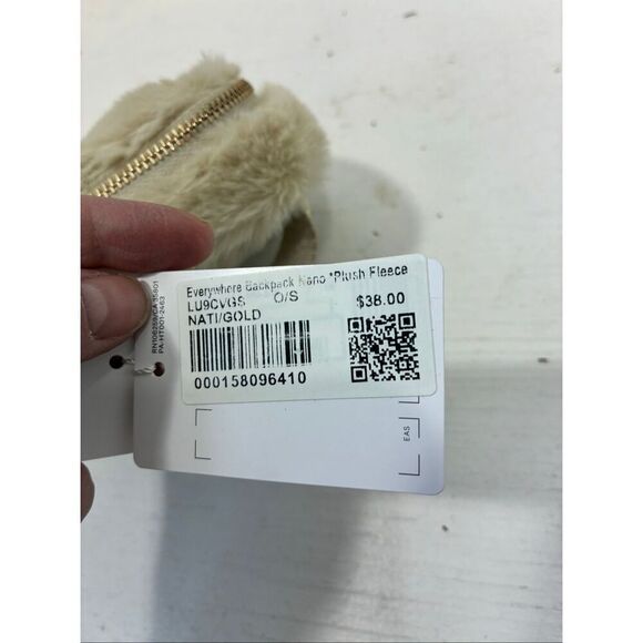 Lululemon NWT Everywhere Backpack Nano Plush Fleece in Natural Ivory/Gold One Si - Picture 8 of 8